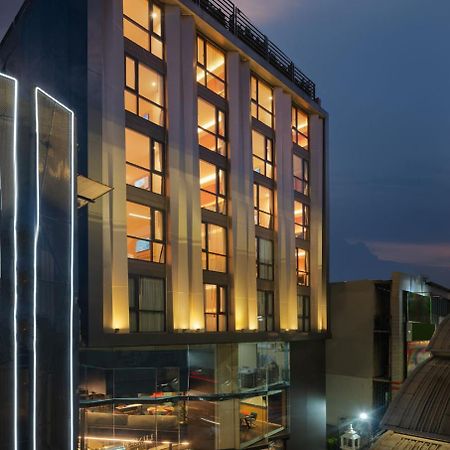 Lumen Bangkok Udomsuk Station Hotel Exterior photo