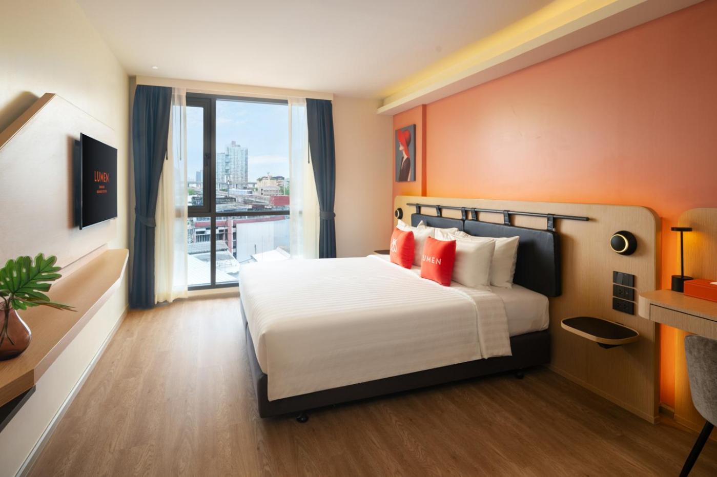 Lumen Bangkok Udomsuk Station Hotel Exterior photo